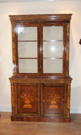 Burr Walnut Gabinete Estante vitoriana Burr Walnut Gabinete Estante vitoriana