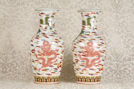 Pair Japanese Wucai Dragon Ceramic Vase Pottery Porcelain Pair Japanese Wucai Dragon Ceramic Vase Pottery Porcelain