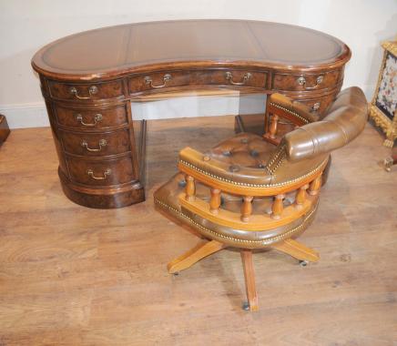 Walnut Victorian Kidney Desk Writing Table Walnut Victorian Kidney Desk Writing Table