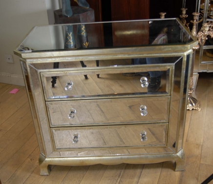 Art deco mirrored Italian chest drawers commode cabinet Art deco mirrored Italian chest drawers commode cabinet