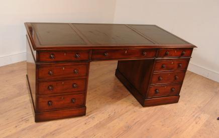 Mahogany Antique Victorian Pedestal Desk Writing Table Mahogany Antique Victorian Pedestal Desk Writing Table