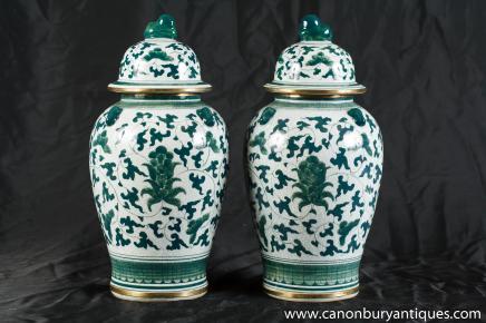 Paar chinesischen Celadon Porzellan Blumen Vasen Urnen Ginger Jars