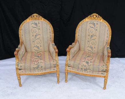 Coppia Luigi XV Gilt Braccio Sedie Poltrona mano idromassaggio intagliato Coppia Luigi XV Gilt Braccio Sedie Poltrona mano idromassaggio intagliato