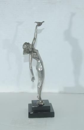 Art Nouveau Bronze Figurine Messager de la paix Femme nue Art Nouveau Bronze Figurine Messager de la paix Femme nue
