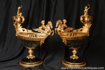 Important Paire Empire verre Ormolu plaques Soupière Dish Cherub Important Paire Empire verre Ormolu plaques Soupière Dish Cherub