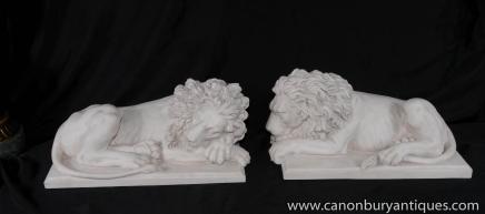 Pair Italienisch weiße Stein Lions Recumbant Gatekeeper Statuen