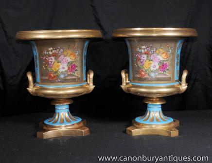 Pair Sevres Porzellan Campana Urnen Vasen Floral Planters