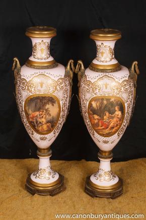 Paire Sèvres Grand Porcelaine française Amphora Urnes Vases Paire Sèvres Grand Porcelaine française Amphora Urnes Vases