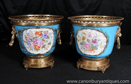 Paire allemande Dresde porcelaine Cache Pots Pots Urnes Paire allemande Dresde porcelaine Cache Pots Pots Urnes