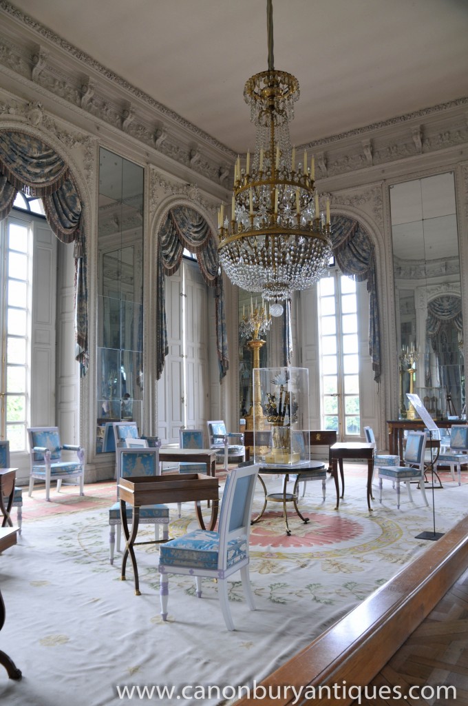 Canonbury Antiques at the Palace of Versailles