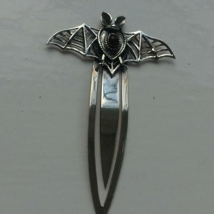 Solid Silver Gothic Bat Clip