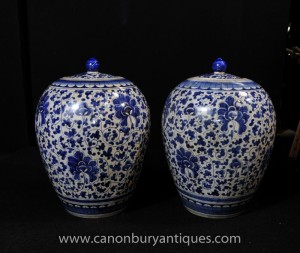 Pair Blue and White Chinese Porcelain Lidded Urns Vases Jars Pots Kangxi