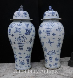 Pair Blue and White Nanking Ceramic Lidded Urns Vases Chinese Porcelain
