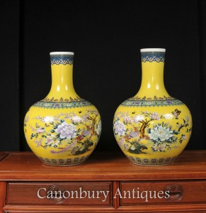 Pair Chinese Ming Porcelain Shangping Vases Urns Bulbous Floral Ceramic